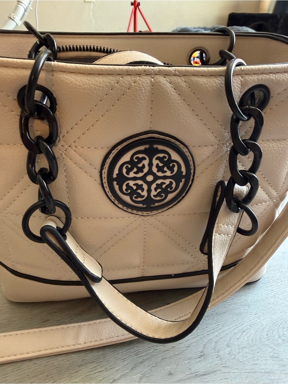 Quilted Cream Tote Bag with Black Trim - Picture 3 of 9